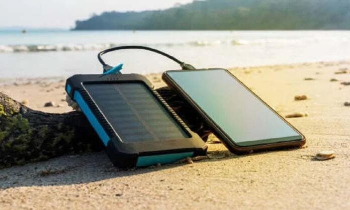 Solar Mobile Charger For Rs.300.. Charging Without Current