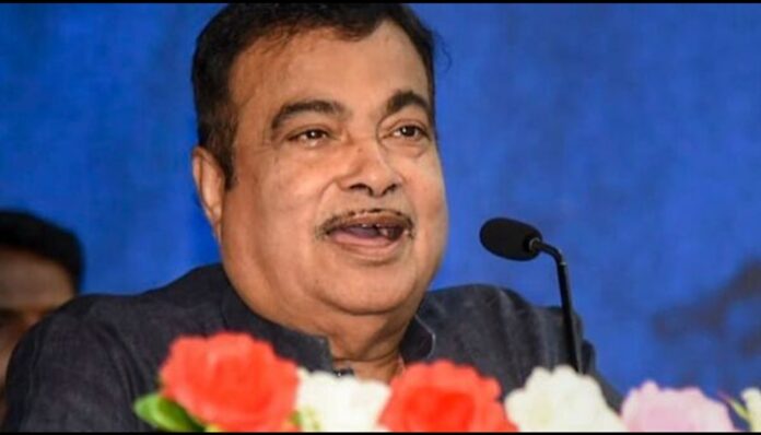 Nitin Gadkari giving speech