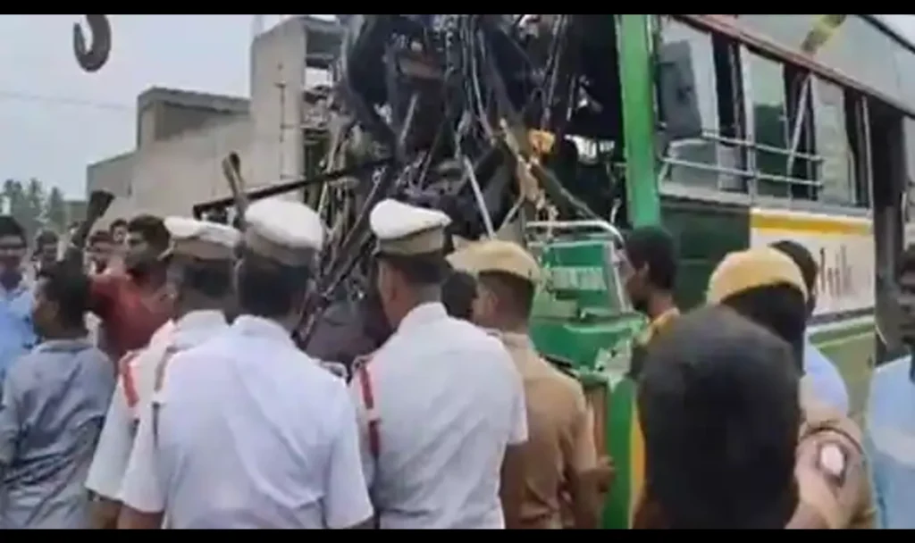 Bus accident in Melpattampakkam