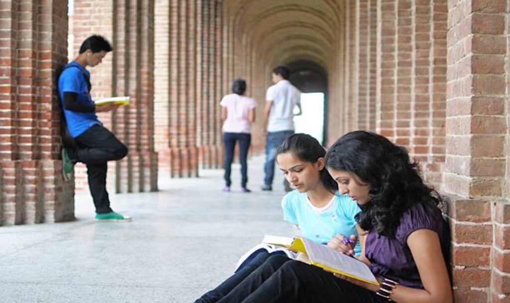 indian-college-students