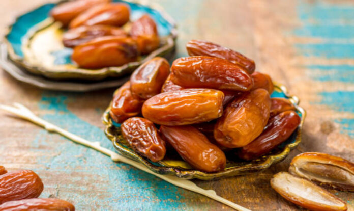 raw-organic-dates served