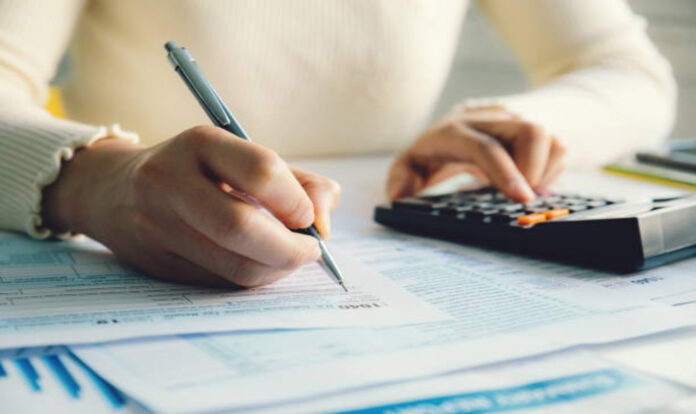 Women filing income tax